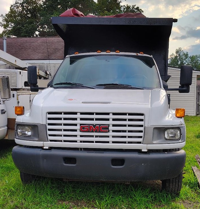2005 GMC C5000 - Image 2